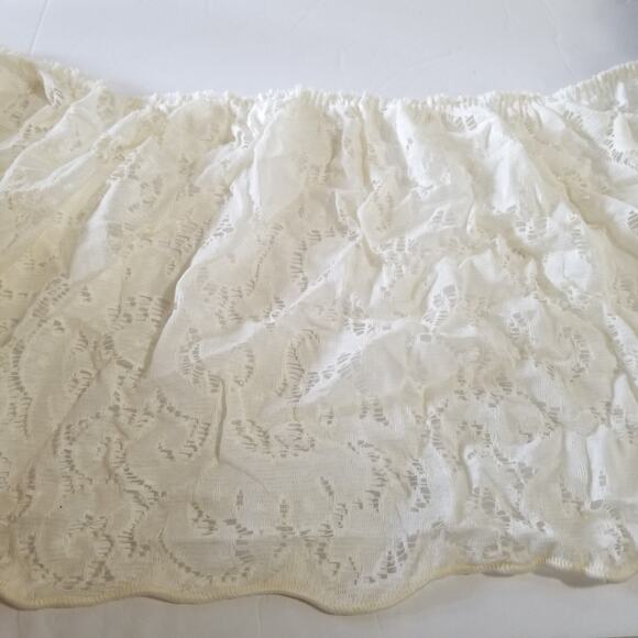 Seven and one half yards vintage cream lace twelve inches wi - Picture 5 of 7